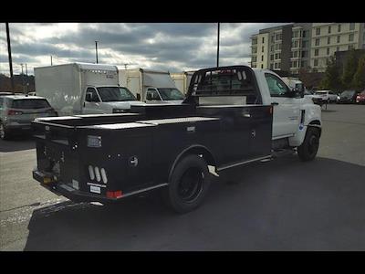 2023 Chevrolet Silverado 5500 Regular Cab DRW 4x2, CM Truck Beds TM Deluxe Flatbed Truck for sale #26263 - photo 2