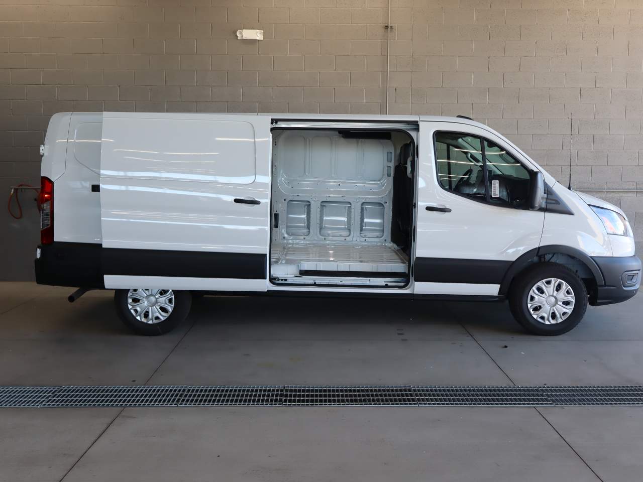 New 2026 Ford Transit 250 - photo 9