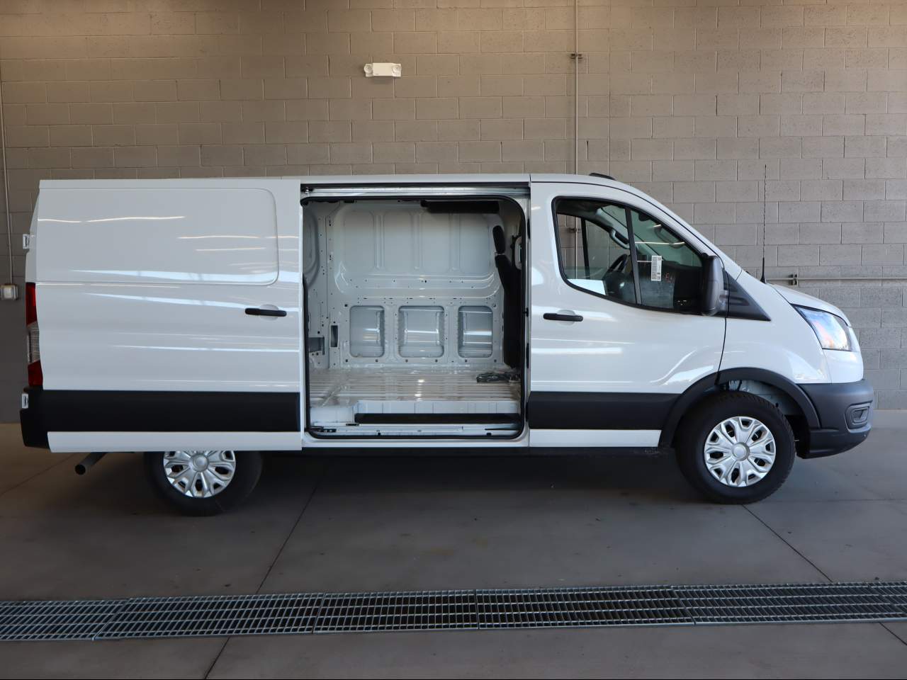 New 2026 Ford Transit 150 - photo 9