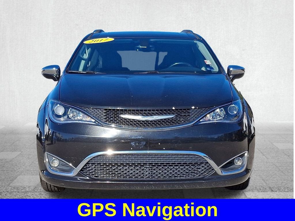 Used 2017 Chrysler Pacifica Limited Minivan - photo 2