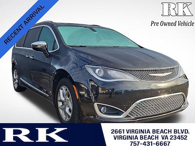 2017 Chrysler Pacifica FWD Minivan for sale #19360PC - photo 1