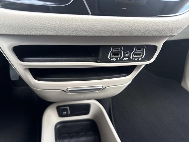 Used 2024 Chrysler Pacifica - photo 27