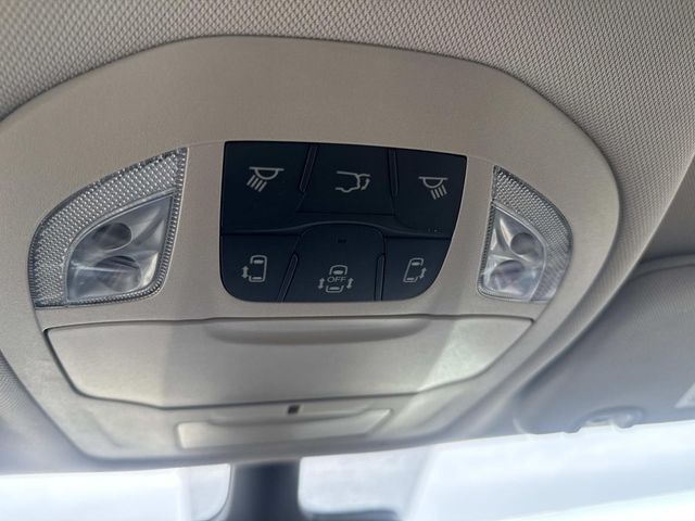 Used 2024 Chrysler Pacifica - photo 28