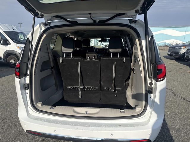 Used 2024 Chrysler Pacifica - photo 8