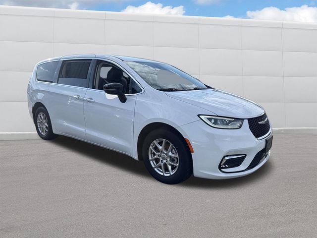 Used 2024 Chrysler Pacifica - photo 14
