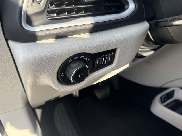 Used 2024 Chrysler Pacifica - photo 29