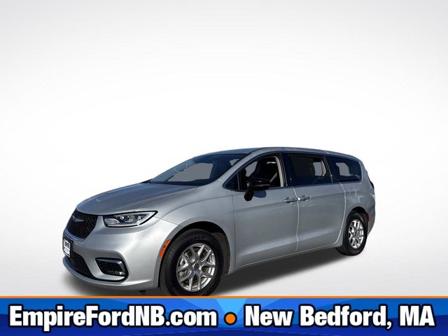 Used 2024 Chrysler Pacifica - photo 1