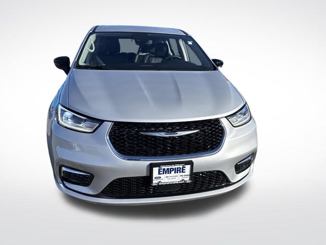Used 2024 Chrysler Pacifica - photo 13