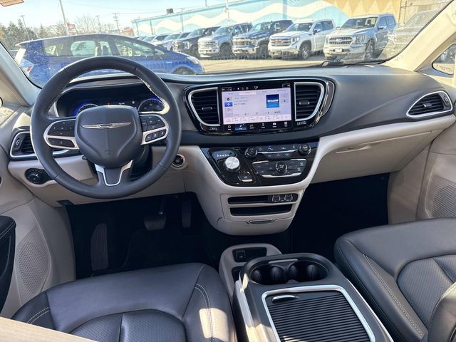 Used 2024 Chrysler Pacifica - photo 16