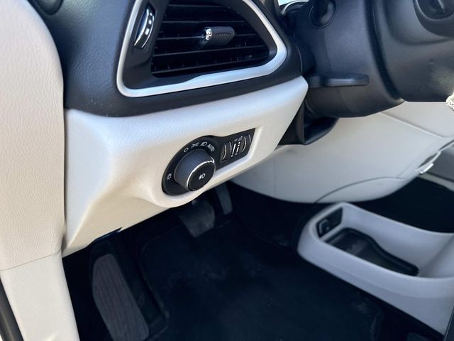 Used 2024 Chrysler Pacifica - photo 23