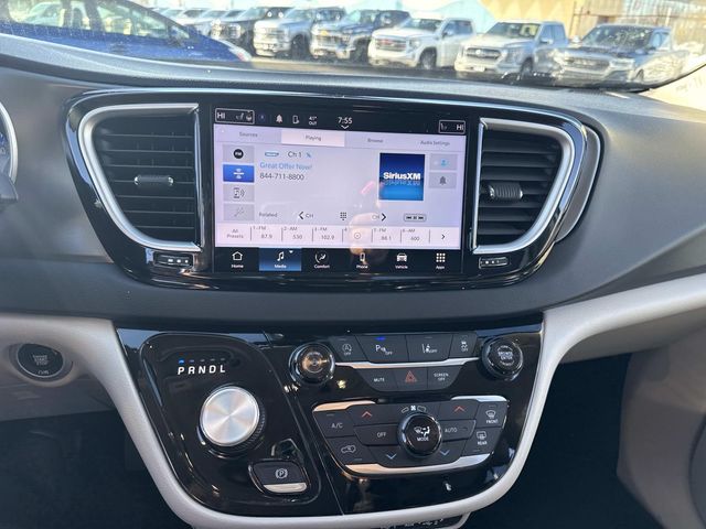 Used 2024 Chrysler Pacifica - photo 24