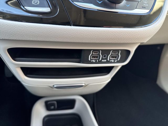 Used 2024 Chrysler Pacifica - photo 27