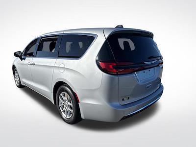 Used 2024 Chrysler Pacifica - photo 1