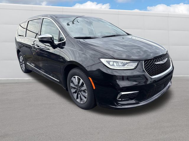 Used 2023 Chrysler Pacifica - photo 13