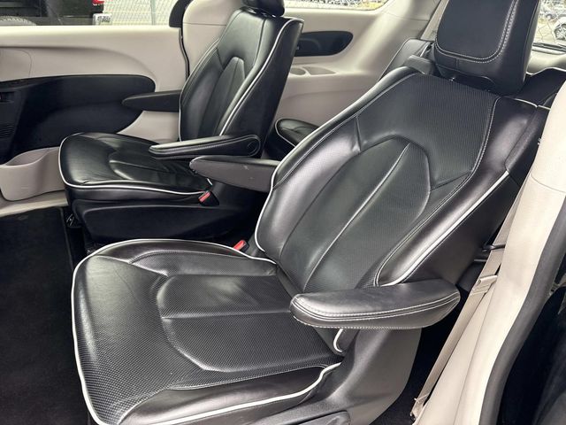 Used 2023 Chrysler Pacifica - photo 19