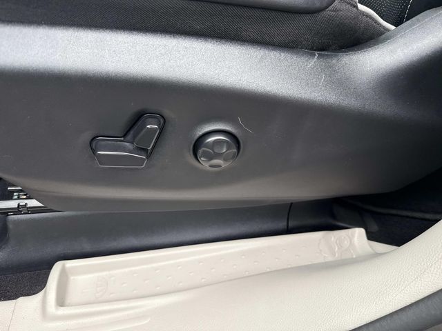 Used 2023 Chrysler Pacifica - photo 26