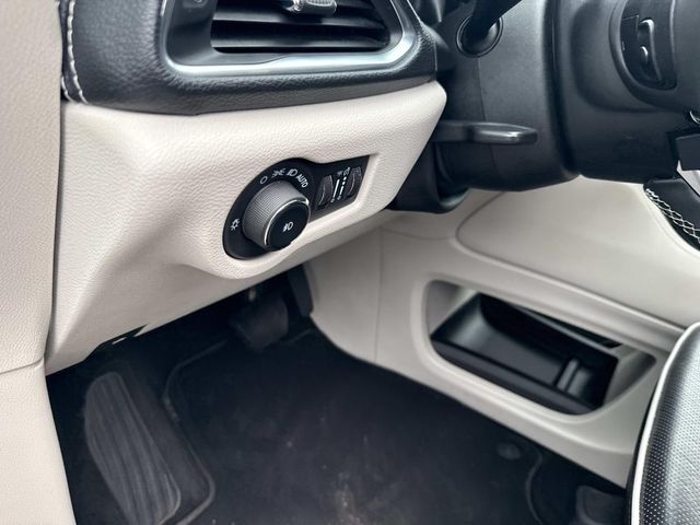 Used 2023 Chrysler Pacifica - photo 27