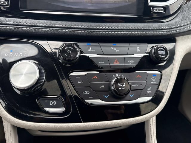 Used 2023 Chrysler Pacifica - photo 33