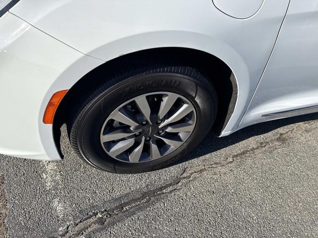 Used 2023 Chrysler Pacifica - photo 15