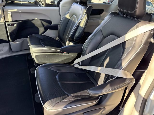Used 2023 Chrysler Pacifica - photo 18