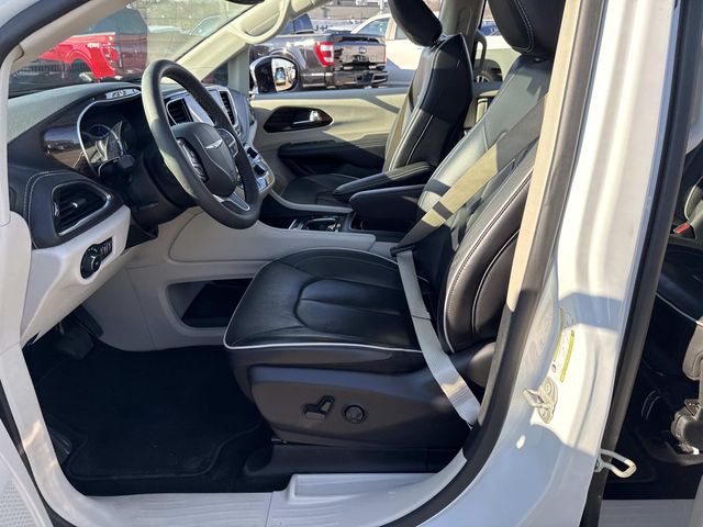 Used 2023 Chrysler Pacifica - photo 21