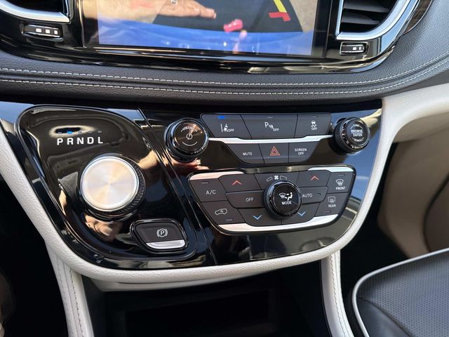 Used 2023 Chrysler Pacifica - photo 28