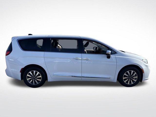 Used 2023 Chrysler Pacifica - photo 11