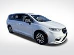 Used 2023 Chrysler Pacifica Limited Minivan thumbnail 9