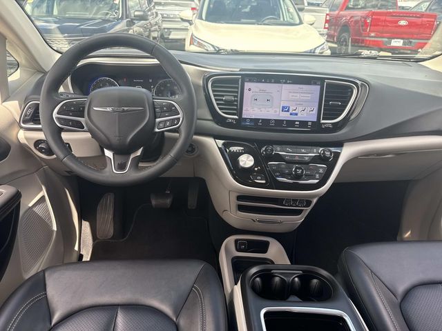 Used 2024 Chrysler Pacifica - photo 15