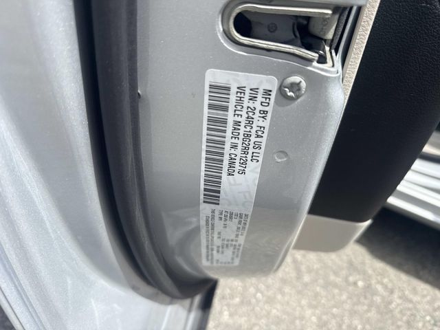 Used 2024 Chrysler Pacifica - photo 21