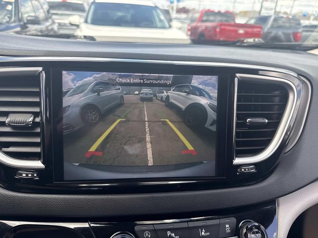 Used 2024 Chrysler Pacifica - photo 24