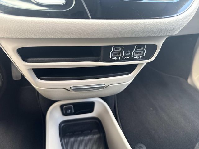 Used 2024 Chrysler Pacifica - photo 26