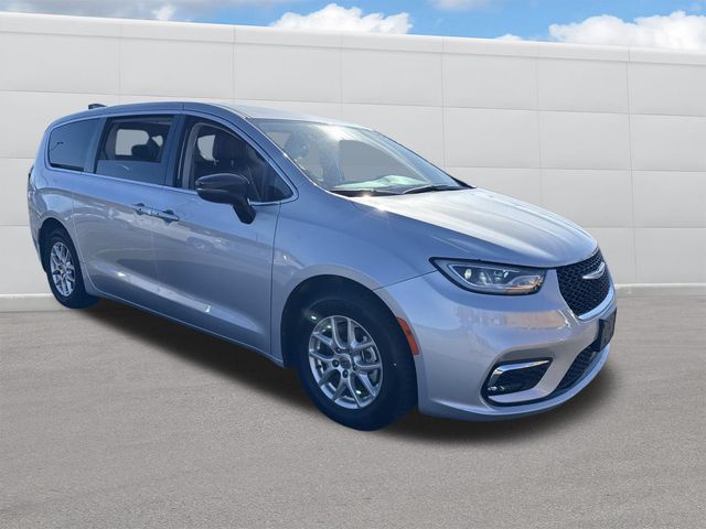 Used 2024 Chrysler Pacifica - photo 14