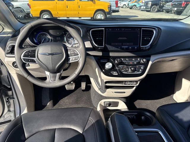 Used 2024 Chrysler Pacifica - photo 17