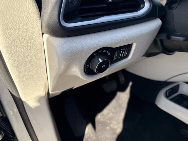 Used 2024 Chrysler Pacifica - photo 26