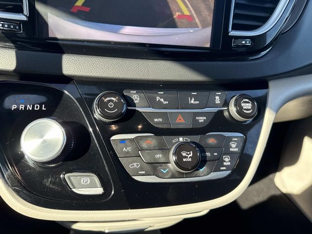 Used 2024 Chrysler Pacifica - photo 30