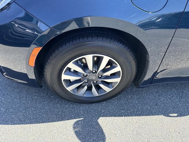 Used 2024 Chrysler Pacifica - photo 14