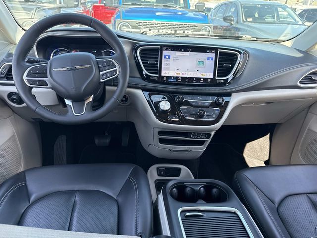 Used 2024 Chrysler Pacifica - photo 16