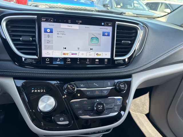 Used 2024 Chrysler Pacifica - photo 24