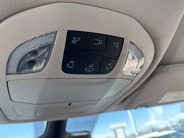 Used 2024 Chrysler Pacifica - photo 28
