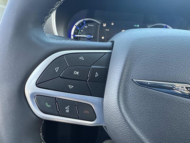 Used 2024 Chrysler Pacifica - photo 31