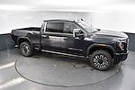 New 2025 GMC Sierra 2500 Denali Ultimate Crew Cab 4x4 Pickup for sale #06T3718 - photo 32