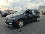 Used 2025 Chrysler Pacifica Select Minivan for sale #309172 - photo 2