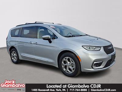 Used 2023 Chrysler Pacifica - photo 1