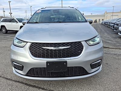 Used 2023 Chrysler Pacifica - photo 1