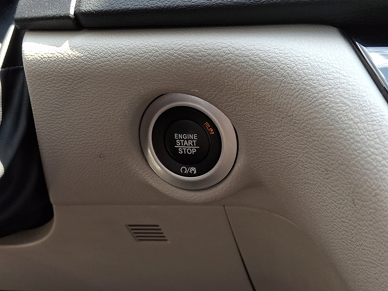 Used 2024 Chrysler Pacifica - photo 30
