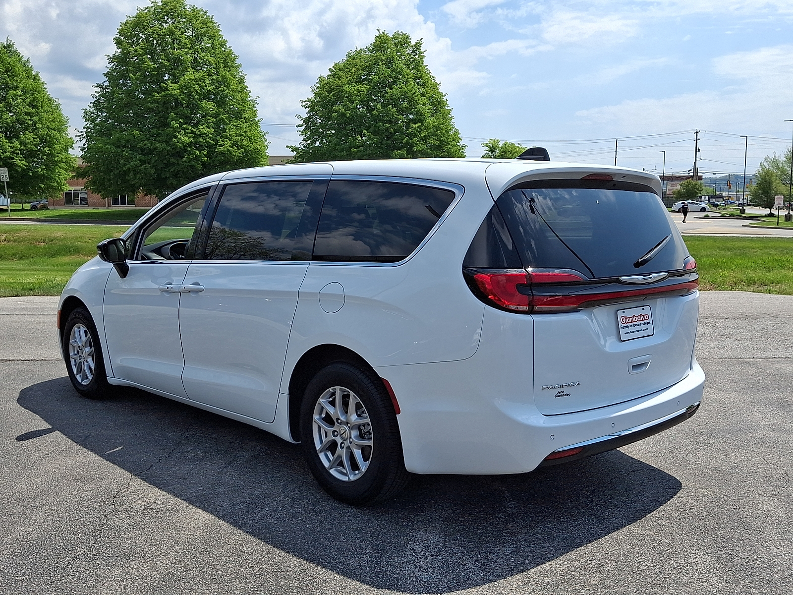 Used 2024 Chrysler Pacifica - photo 11