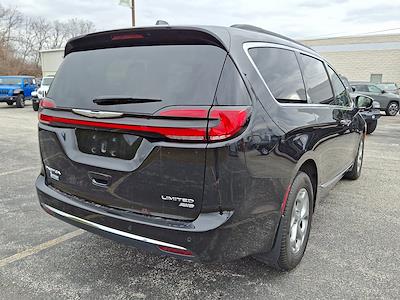 Used 2023 Chrysler Pacifica Limited AWD Minivan for sale #741036A - photo 2