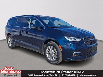 Used 2023 Chrysler Pacifica - photo 1