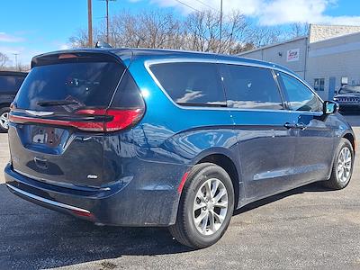 Used 2023 Chrysler Pacifica - photo 1